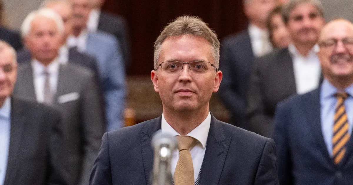 Hivatalosan csak júliustól lesz Hankó Balázs kulturális miniszter, addig Csák János marad a poszton