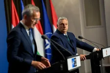 Orbán Stoltenbergnek: Magyarország véleménye eltér Ukrajna ügyében, de nem blokkolja a többség döntését