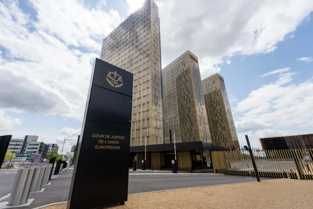 Közel 80 milliárd forintnyi büntetést szabtak ki a magyar menekültügyi szabályok miatt