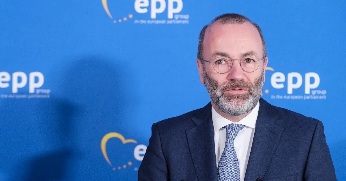 Magyar Péterrel és Semjén Zsolttal tárgyal Budapesten a néppárti vezető, a frakciótagság lehet a tét