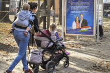 Több ezer gyerek nélkül maradt babavárós és csokos pár kap esélyt arra, hogy megússza a büntetést