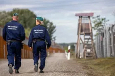 Európai Bizottság: A Bíróság ítélete nem kötelezi Magyarországot illegális migránsok befogadására