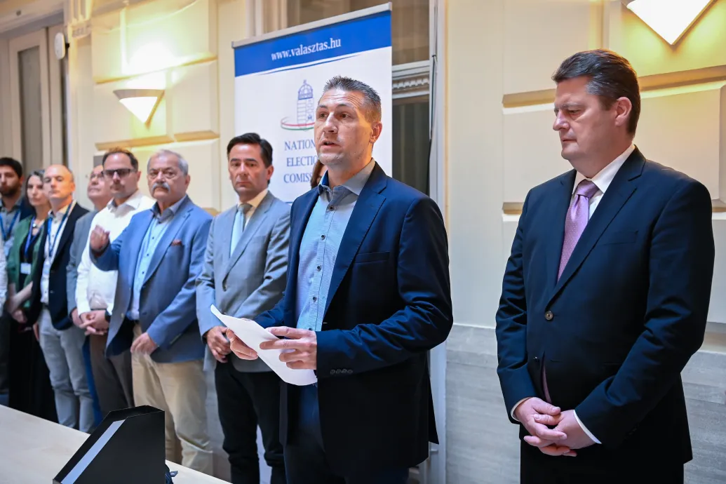 Hamarosan kezdődik az NVB ülése, eldőlhet a Karácsony-Vitézy-kérdés