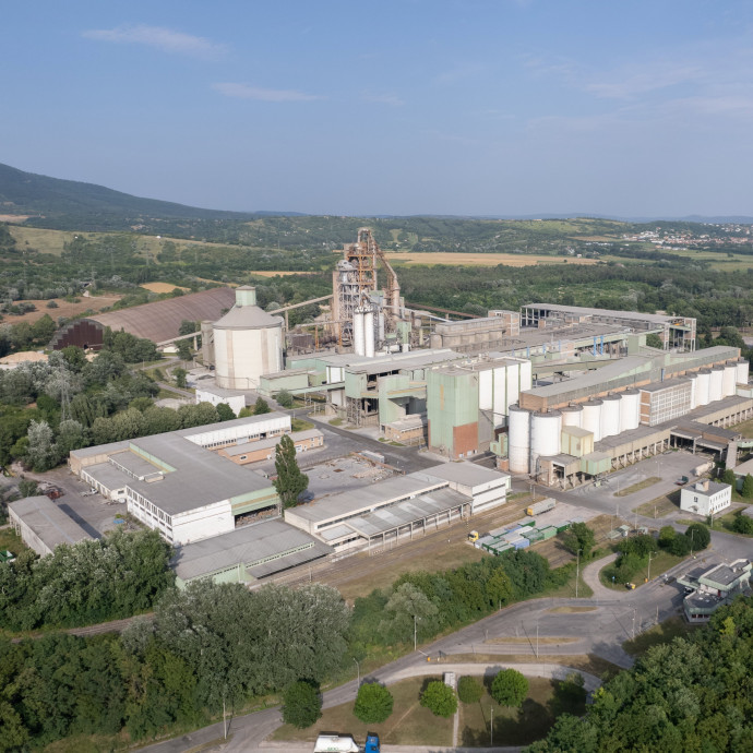 Nagyon fáj a külföldi tulajdonú cementgyártóknak a nyakukba varrt adó