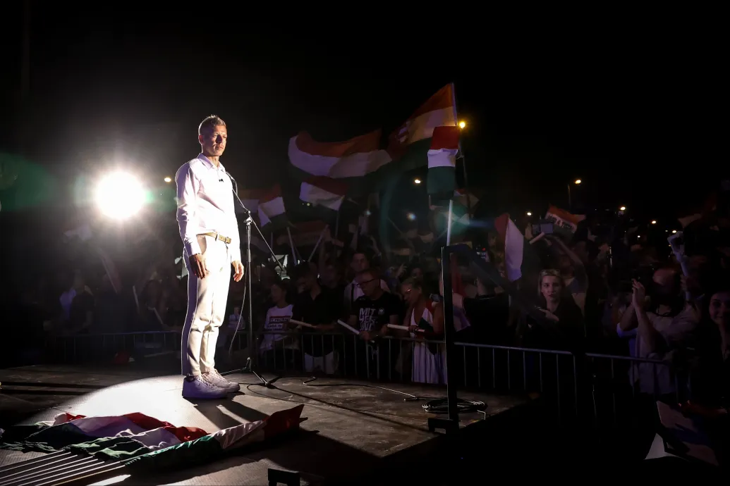 Magyar Péter hétfőn fontos kérdésben indít szavazást az oldalán