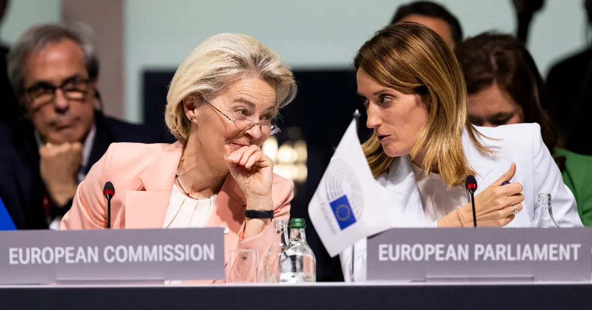 Már hétfőn eldőlhet, hogy a magyar kormányplakátok arca marad az Európai Bizottság elnöke