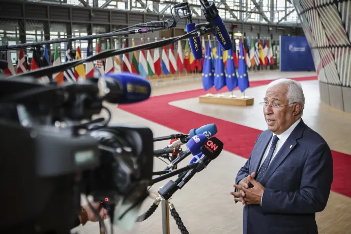 António Costa portugál akkori miniszterelnök nyilatkozik a sajtónak az Európai Tanács csúcstalálkozója előtt 2023. október 26-án – Fotó: Nicolas Economou / NurPhoto / AFP