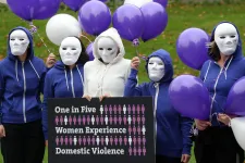 Rekordsokan, 40 ezer alkalommal kértek segítséget családon belüli erőszak miatt Írországban tavaly