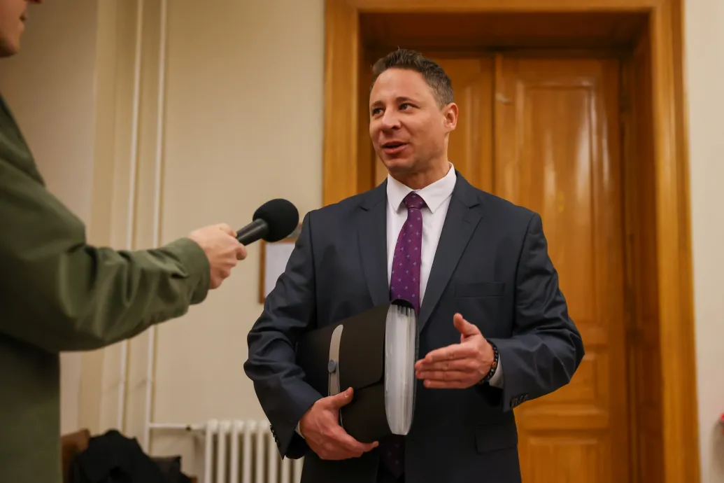 Ingatlanos céget alapított Schadl György