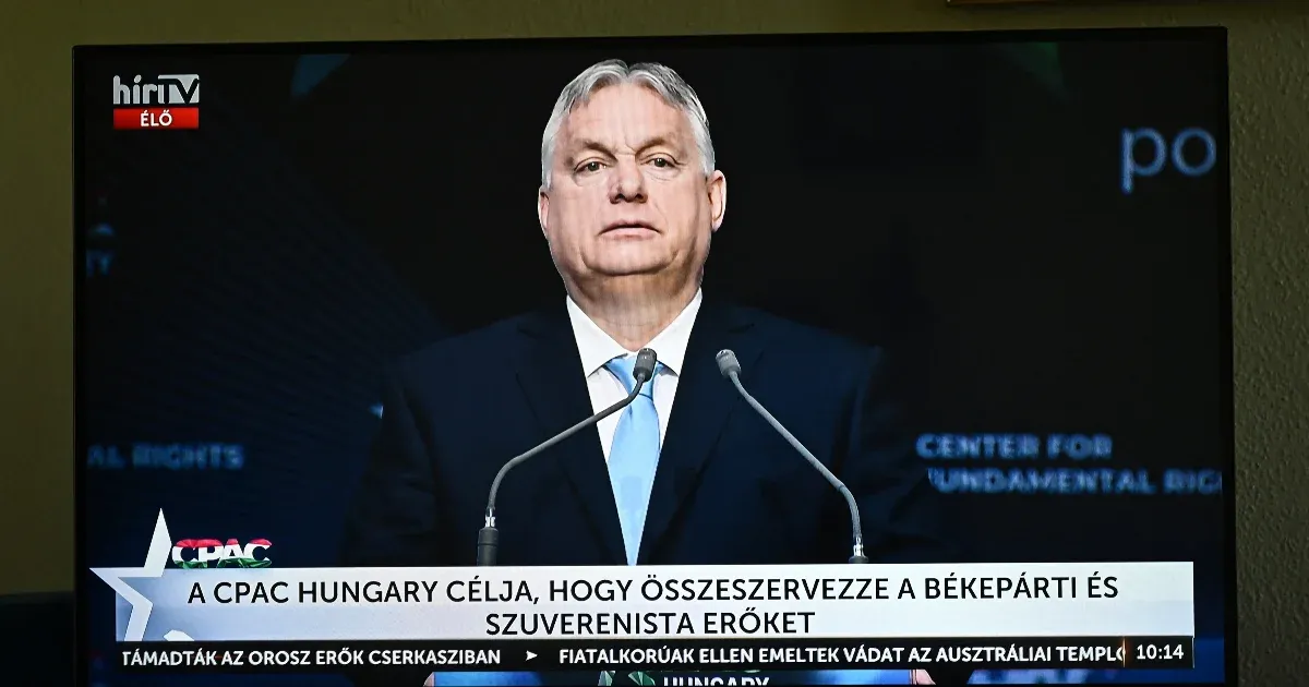 Összecsoffadt a hazai bizalom a hírszolgáltatókban, miközben a kormány leuralja a médiát