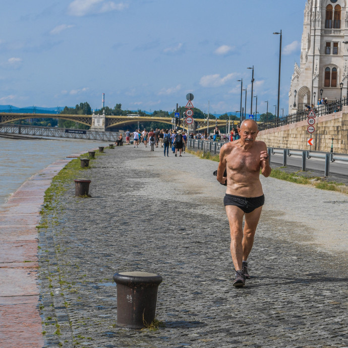 Inkasszóval és késlekedéssel szorítja a pénzügyi hurkot Budapesten a kormány