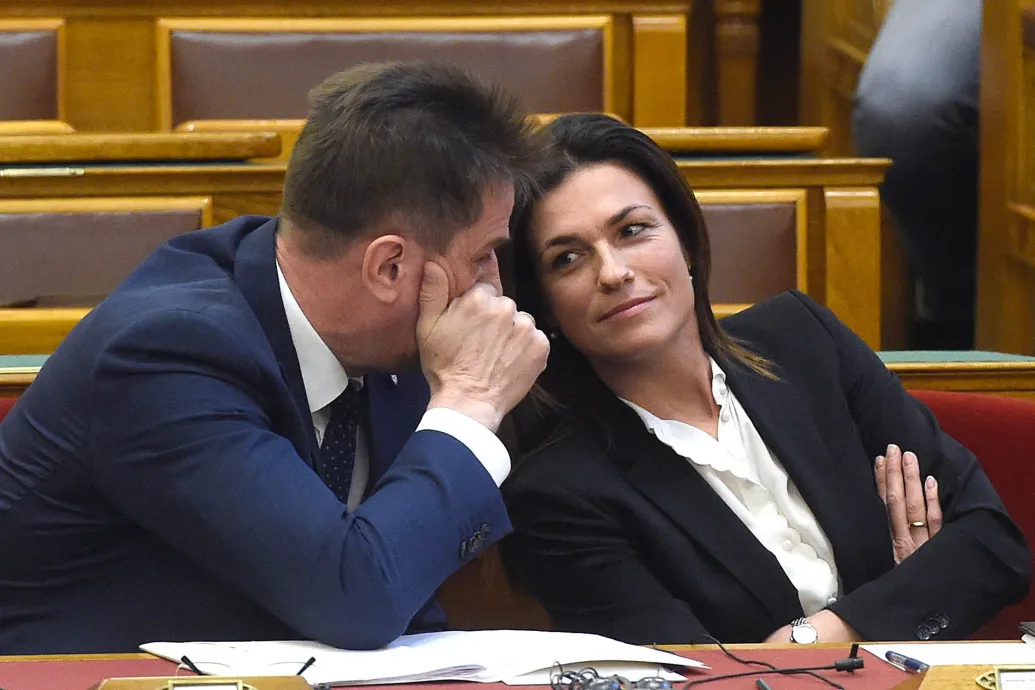 Nem nyomozhatta ki a főügyészség, hogy Rogán embere-e Schadl