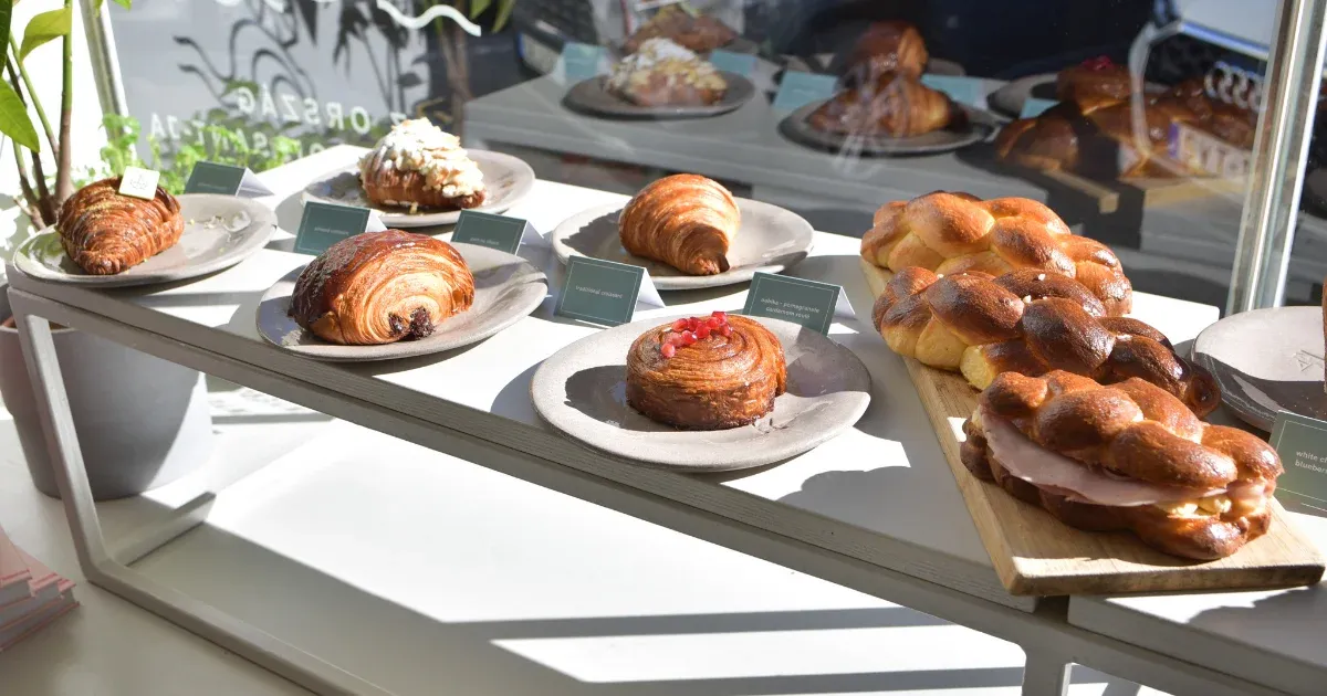 Croissant: 2100 forint, nyereség: 500 forint – így keresik agyon magukat a budapesti luxuspékségek