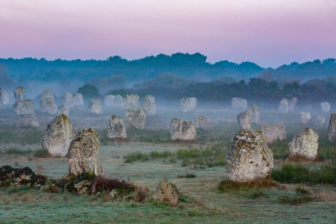 Már a Stonehenge előtt ezer évvel többtonnás, rejtélyes köveket állítottak Bretagne-ban a gallok