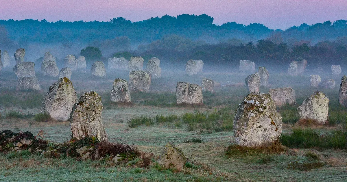 Már a Stonehenge előtt ezer évvel többtonnás, rejtélyes köveket állítottak Bretagne-ban a gallok
