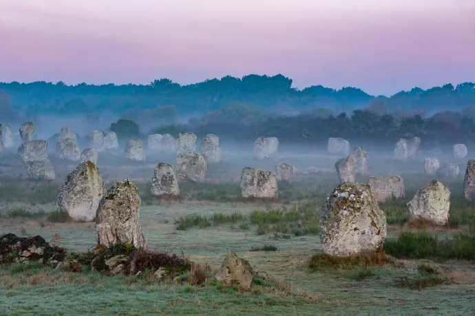 Már a Stonehenge előtt ezer évvel többtonnás, rejtélyes köveket állítottak Bretagne-ban a gallok