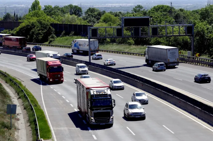 Döntött a Kúria, Budapest csak év végéig szedhet útdíjat a teherautók után