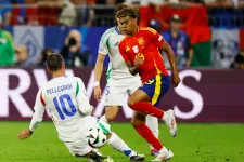 Büntetést kaphatnak a spanyolok, mert késő este adott interjút a kiskorú játékosuk, Lamine Yamal