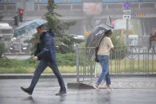 Vasárnap is marad a szinte 40 fok Dél-Romániában, Erdélyben szél és felhőszakadás várható