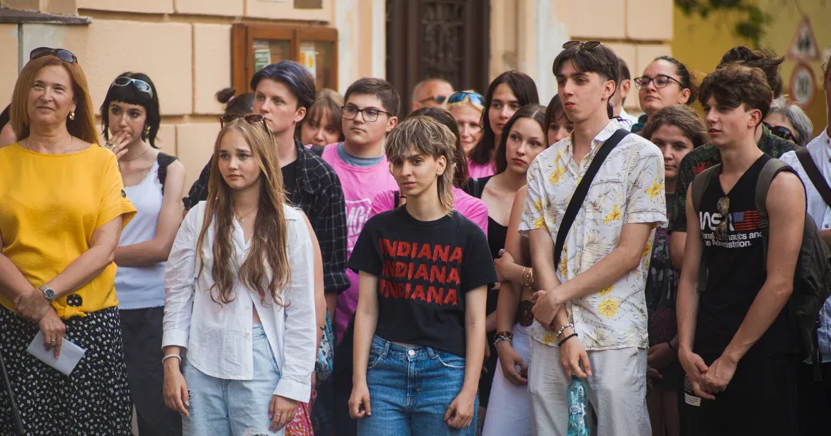 „Az osztályfőnökünk is nagyon küzd. Az állásával szórakozik” – drámaisok tüntettek Szentesen