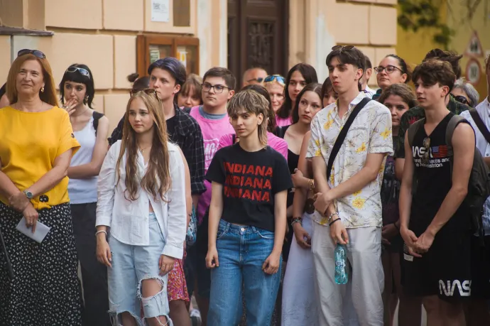 „Az osztályfőnökünk is nagyon küzd. Az állásával szórakozik” – drámaisok tüntettek Szentesen