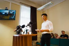 A választók öt évet adtak neki, az ügyészség hetet kért Újszentiván 200 milliós csalással vádolt régi-új polgármesterére