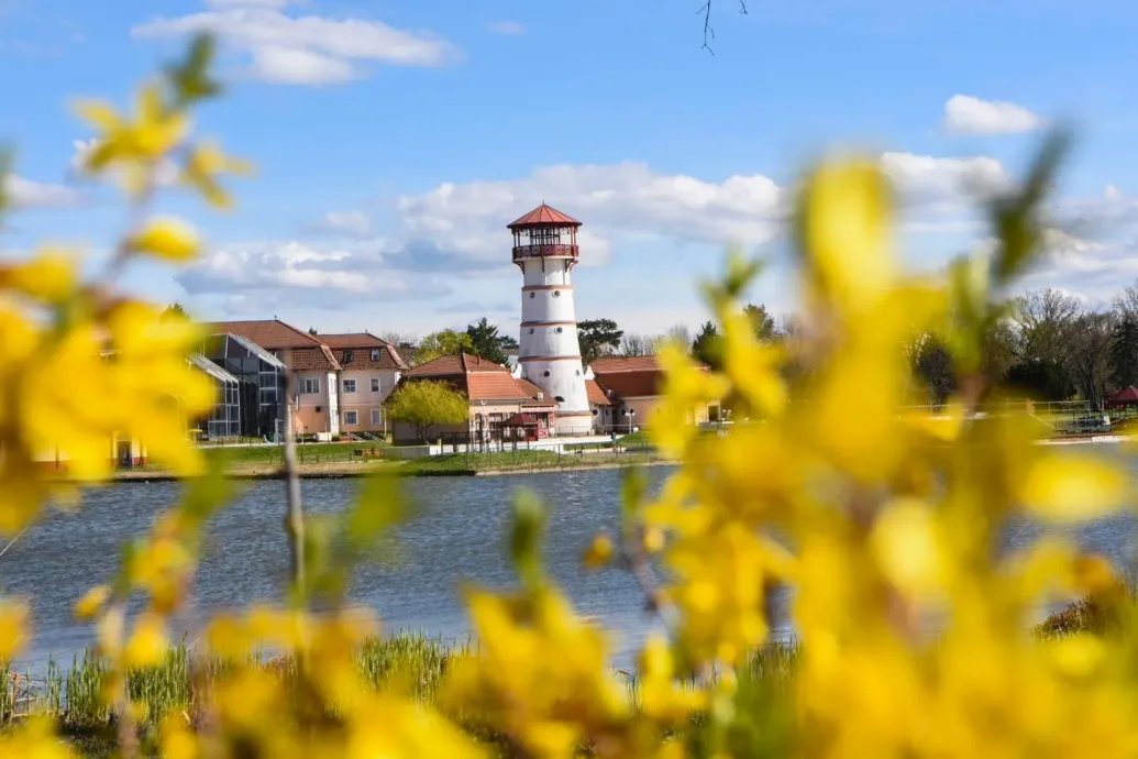 Tűz ütött ki az orosházi gyógyfürdőben, szándékosan gyújtogathattak