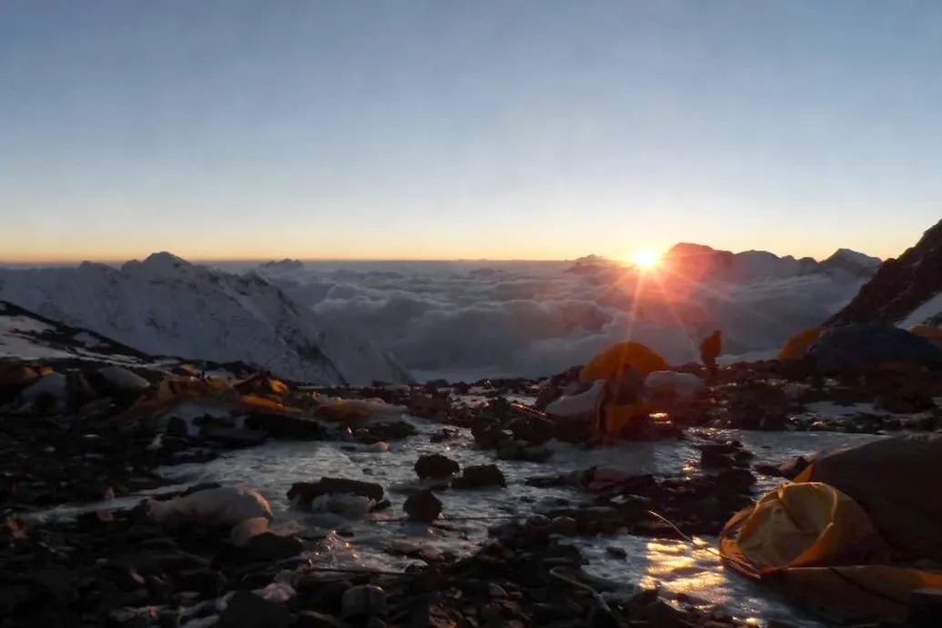 Olvad a Mount Everest, egyre több holttest kerül elő rajta