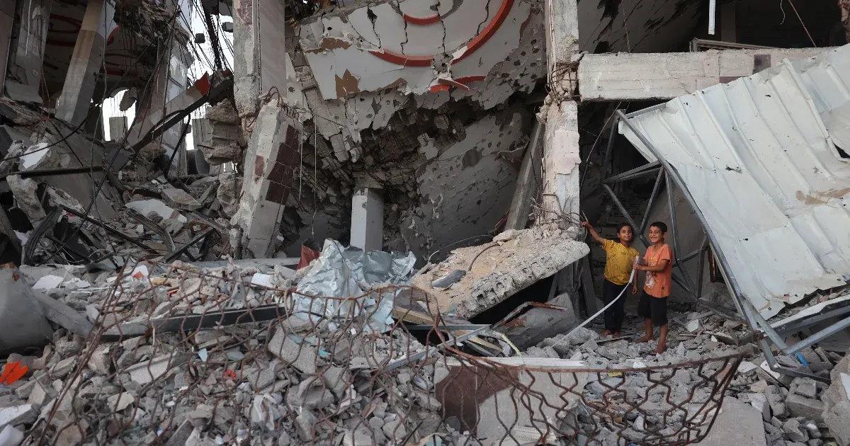 Israel dice que las cifras de destrucción en Gaza son exageradas y que está desplegando sus fuerzas cerca de la frontera libanesa