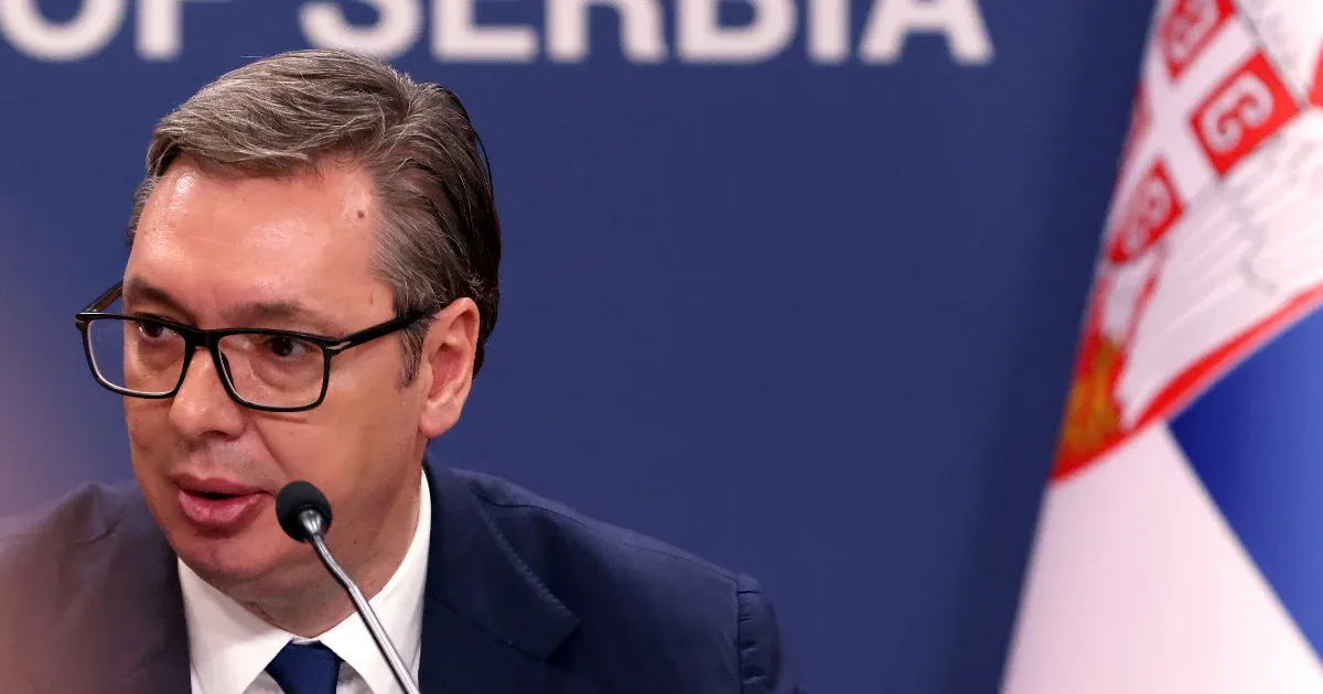 A szerb elnök nagyon kiakadt, amiért a fociválogatott horvát géppel utazott az Eb-re