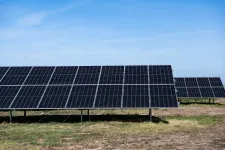 Újabb napelemparkokat vesz az MVM Tiborcz-közeli befektetőktől