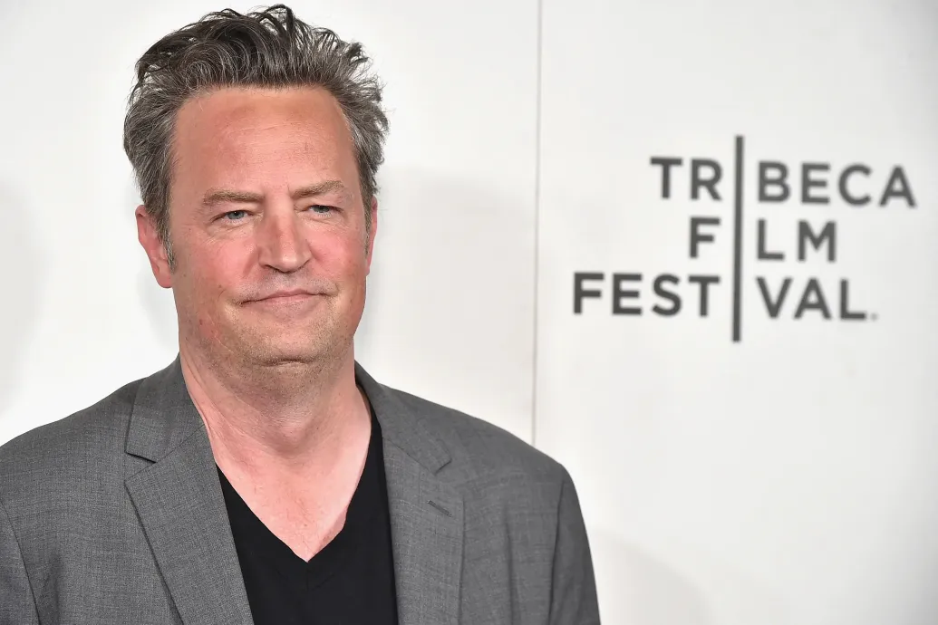 Több személy ellen is vádat emelhetnek Matthew Perry halálának ügyében