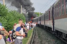 Busszal ütközött a Budapestre tartó Eurocity Szlovákiában, halálos áldozatok is vannak