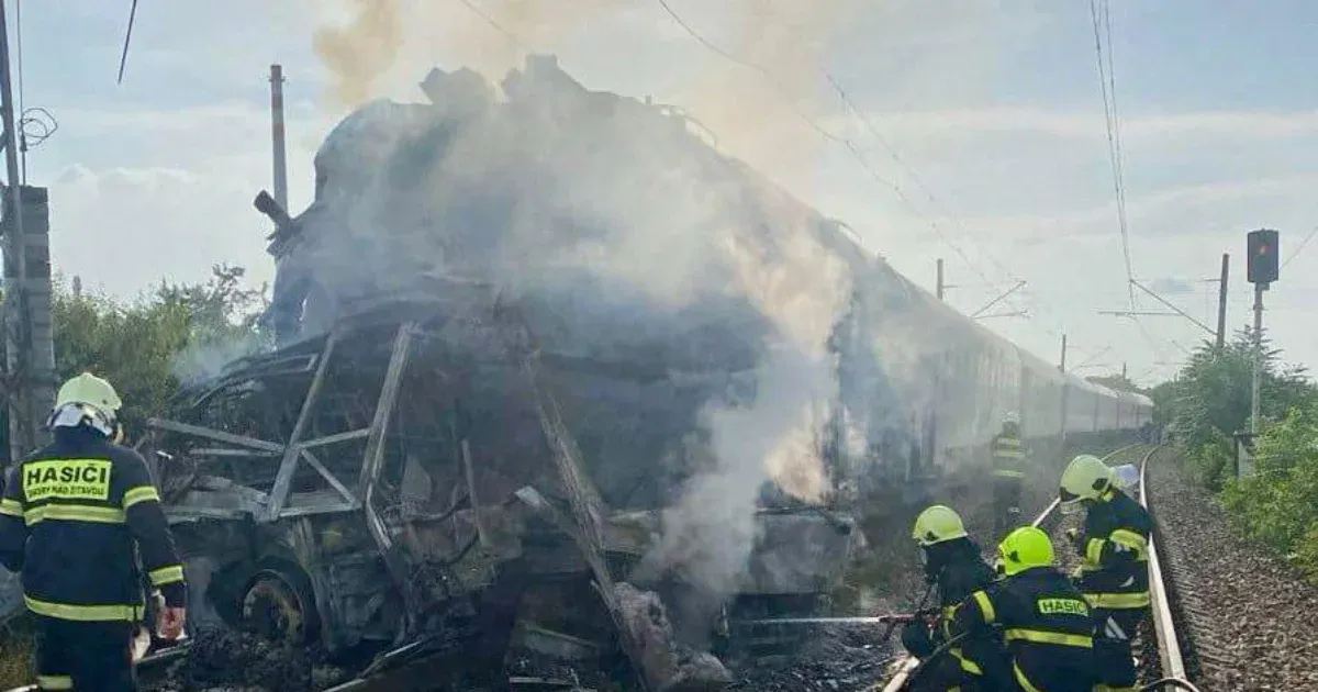 Emberi mulasztás okozhatta a szlovákiai halálos vonatbalesetet