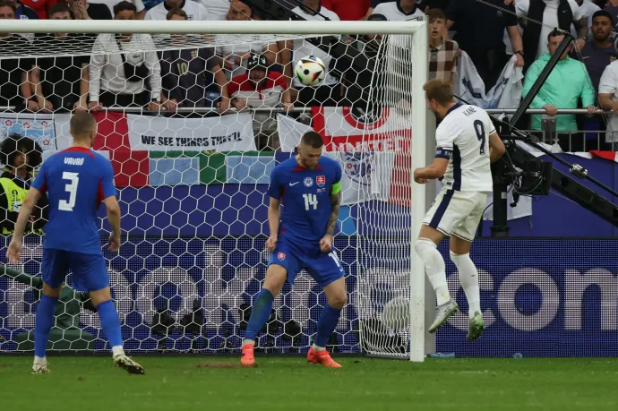 Harry Kane a hosszabbítás első percében megszerezte a győztes gólt. Fotó: Friso Gentsch / DPA / dpa Picture-Alliance via AFP
