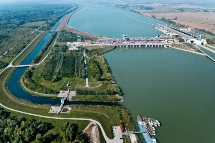 Lassan, de a megoldás felé tart a bősi erőmű körüli szlovák–magyar vita