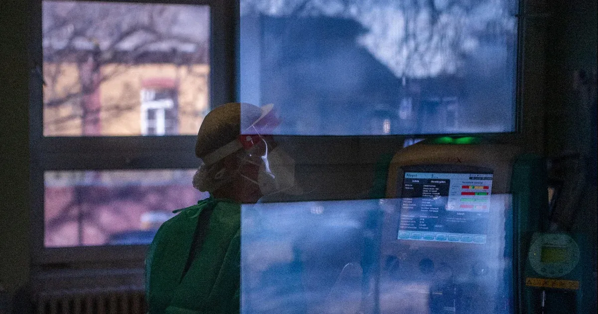 Orvosi kamara: Még mindig alulfinanszírozott az egészségügy, ezermilliárdos a hiány