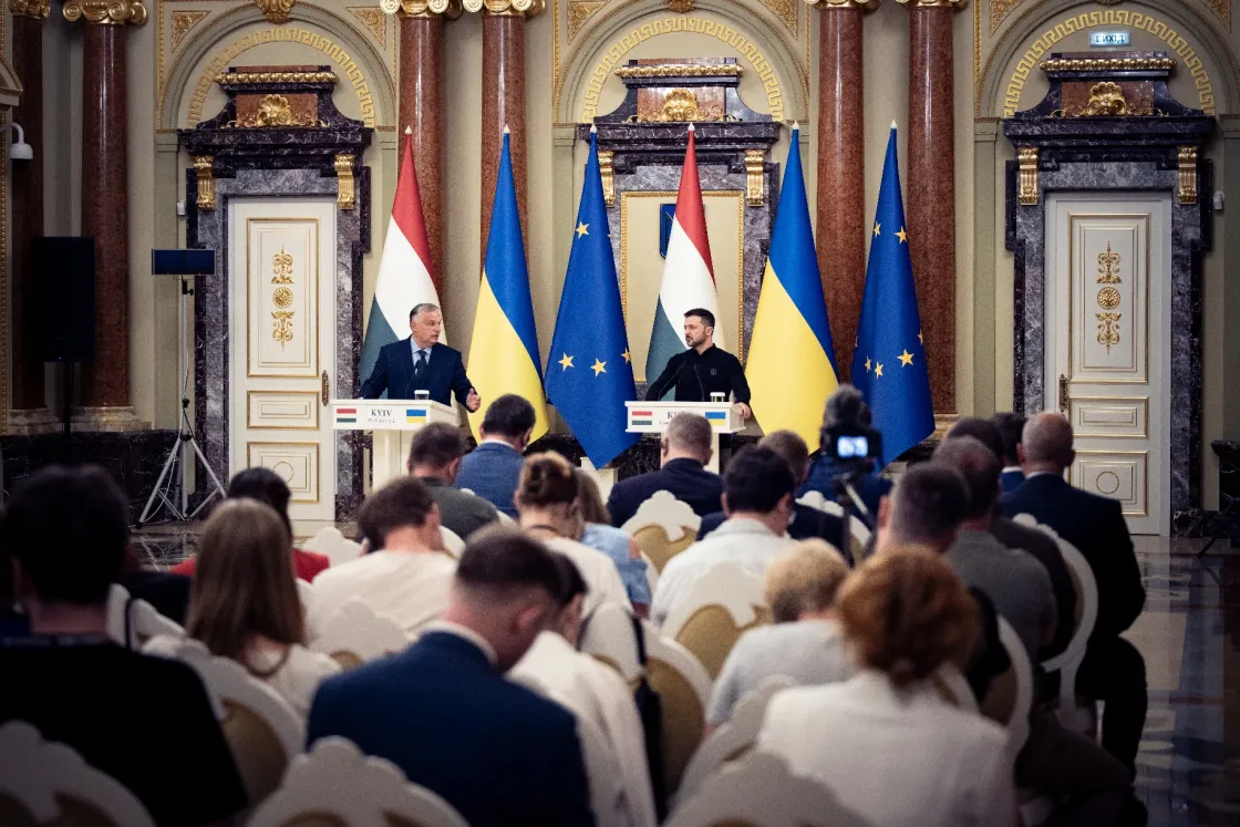 Orbán Kijevben: Nagyra értékeljük Zelenszkij erőfeszítéseit a béke érdekében