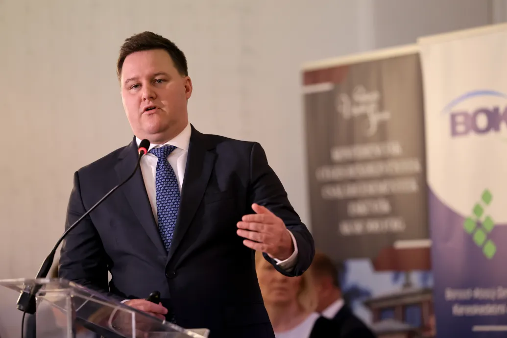 Nekiment a bankszektornak Nagy Márton egyik államtitkára