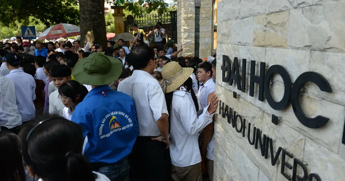 La admisión a una carrera de administración de empresas en una universidad vietnamita ahora está vinculada a la altura