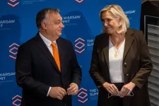 Bloomberg: Le Penék a francia választások után átmehetnek Orbánék készülő EP-frakciójába