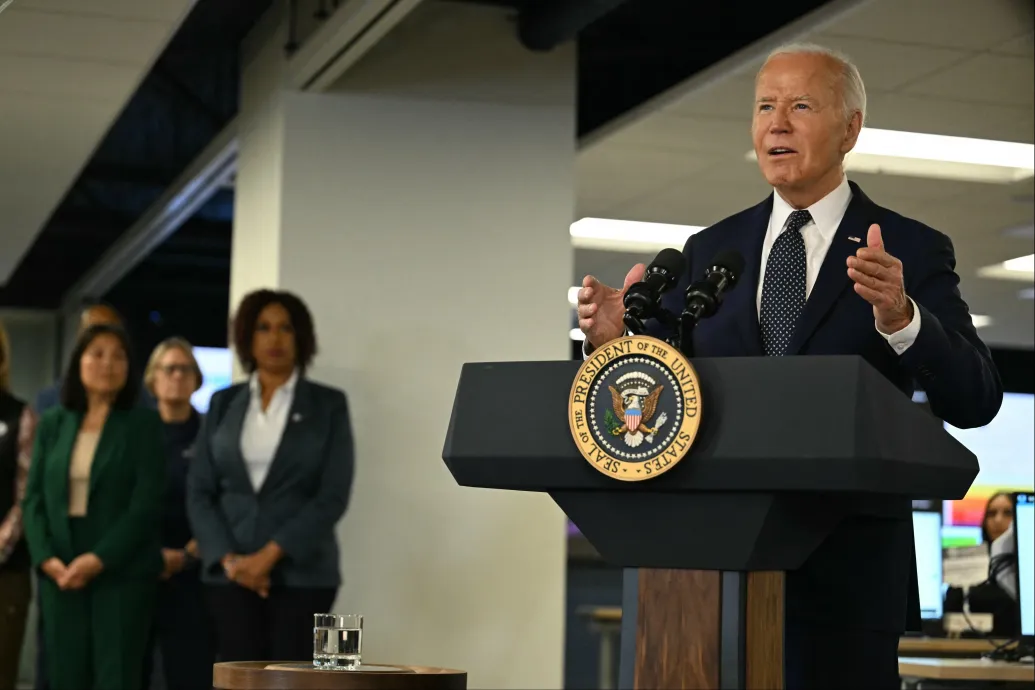 Joe Biden fontolgatja, hogy visszalépjen az elnökjelöltségtől – állítja egy szövetségese