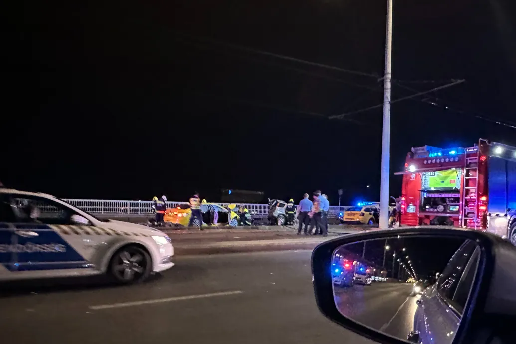 Egy évvel az Árpád hídi gázolás után szerda este újabb súlyos autóbaleset történt ugyanott