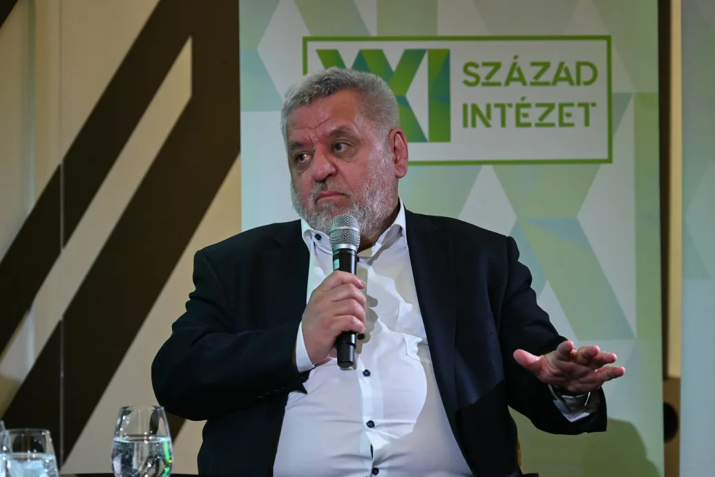 Lánczi András szerint régen volt terepen Orbán, és jót tett neki, hogy beszállt a kampányba