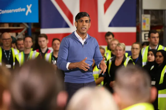 Rishi Sunak speaks at a Conservative campaign event – Photo: Dan Kitwood / AFP