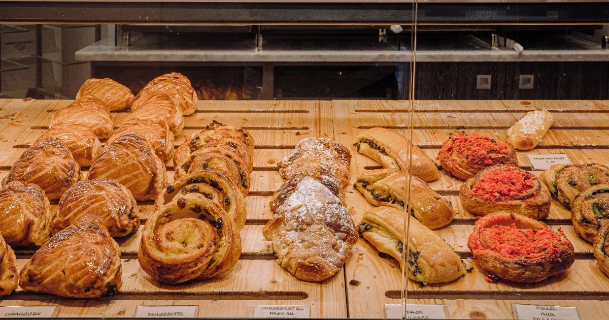 Miért kerül többe egy pisztáciás croissant Budapesten, mint Párizsban?