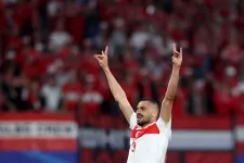 Kétmeccses eltiltást kapott a szélsőjobbos kötődésű ünneplése miatt a török válogatott focistája
