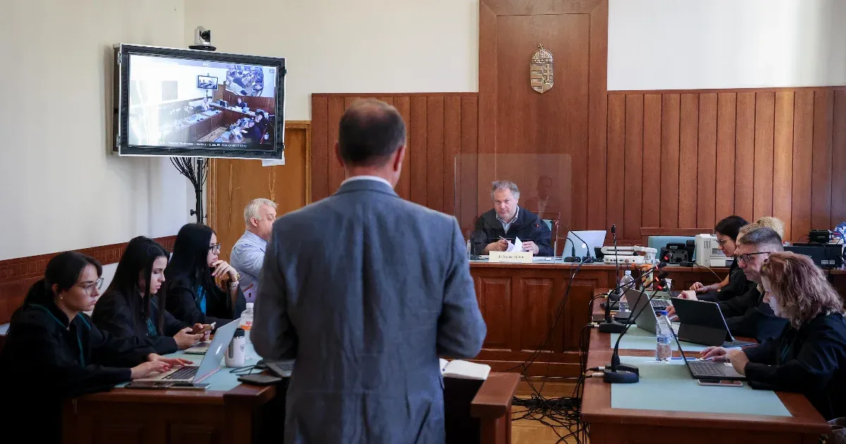 Az ötvenes évekre hajazó vádiratról, inkompetens szakértőkről és manipulált bizonyítékokról beszélt Tarsoly Csaba az utolsó szó jogán