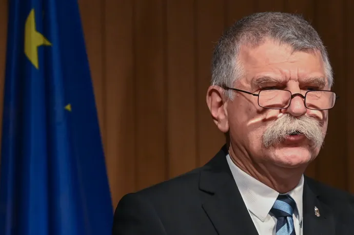Kitűzi Kövér László az EU-zászlót a Parlamentre a magyar elnökség alatt? Dehogy!