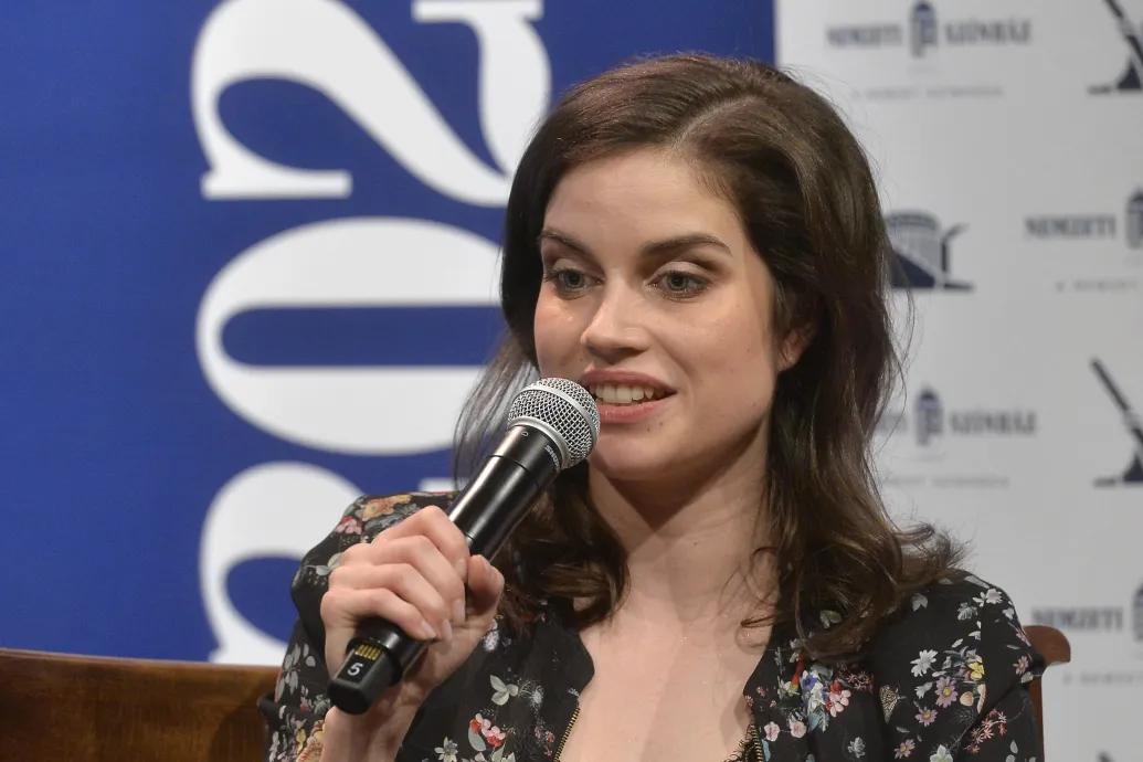 Szász Júlia szerint nem igaz Vidnyánszky állítása, nem kapott 5 milliót a Nemzetiben történt baleset óta